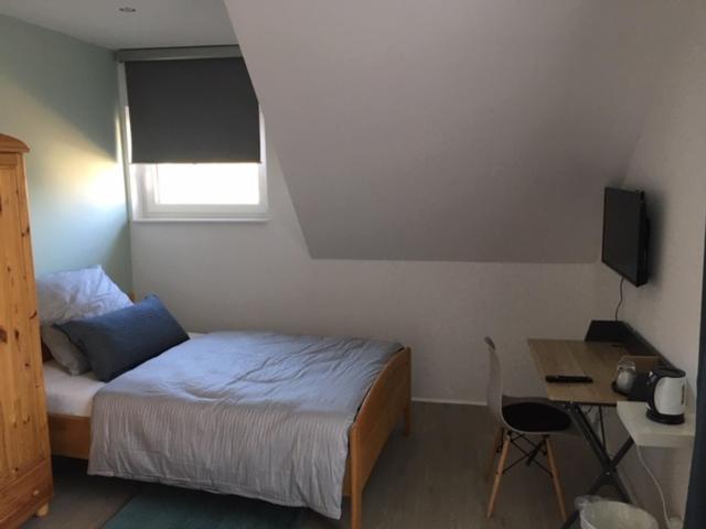 Gaeste Und Messezimmer Adelheidsdorf Exterior foto