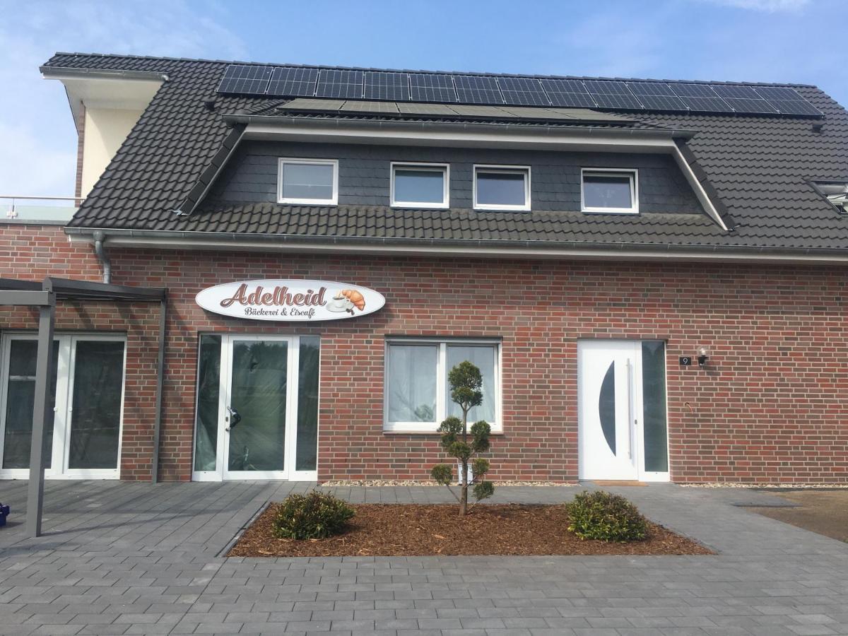 Gaeste Und Messezimmer Adelheidsdorf Exterior foto