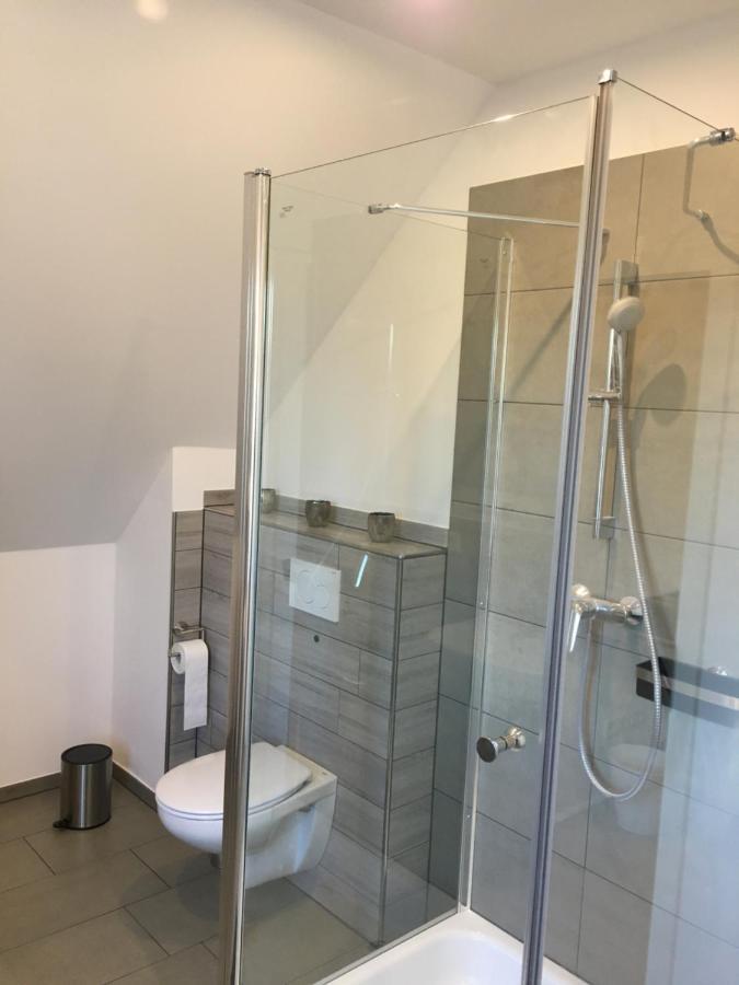 Gaeste Und Messezimmer Adelheidsdorf Exterior foto