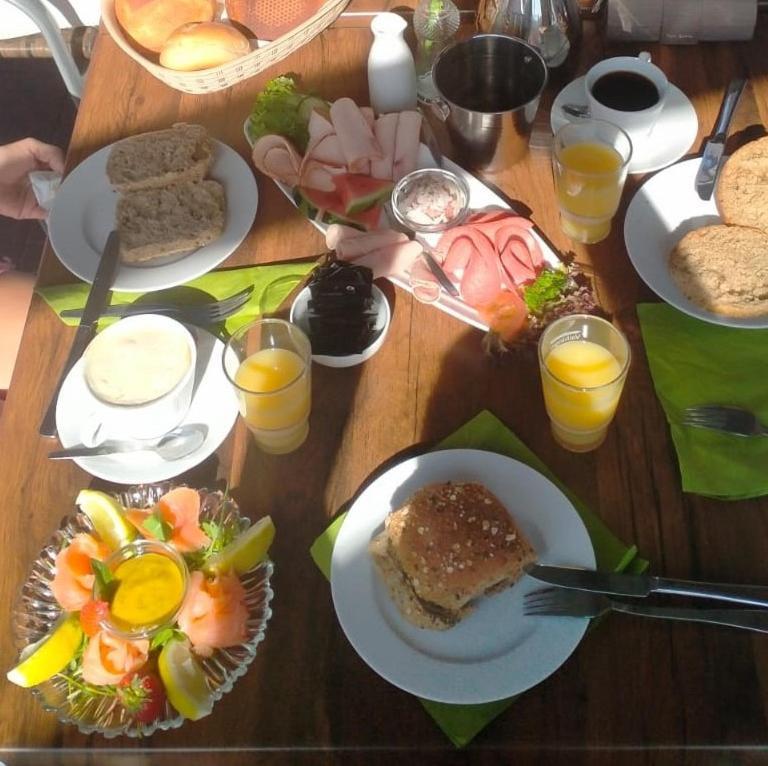 Gaeste Und Messezimmer Adelheidsdorf Exterior foto