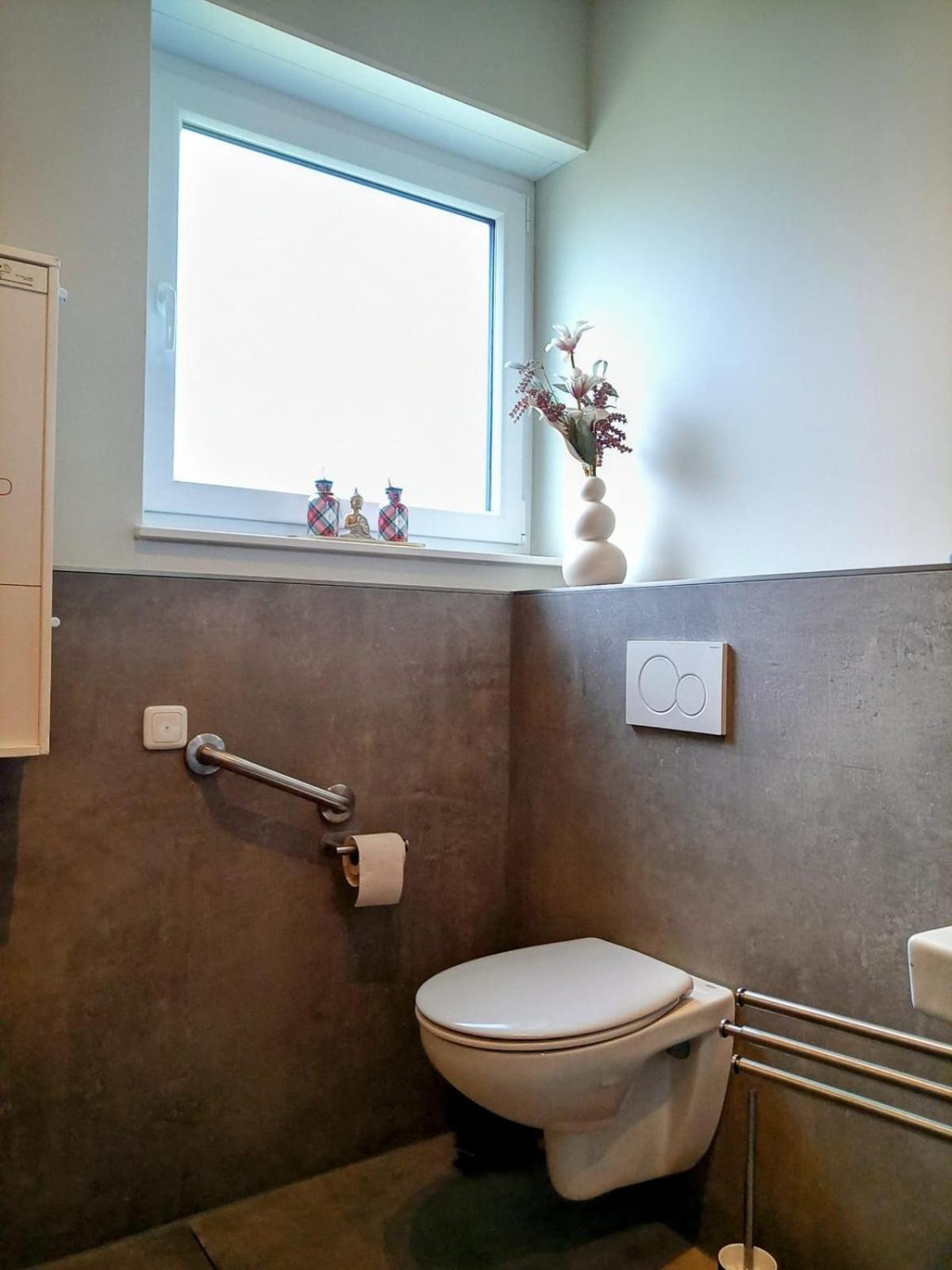 Gaeste Und Messezimmer Adelheidsdorf Exterior foto