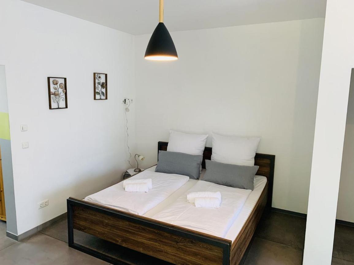 Gaeste Und Messezimmer Adelheidsdorf Exterior foto
